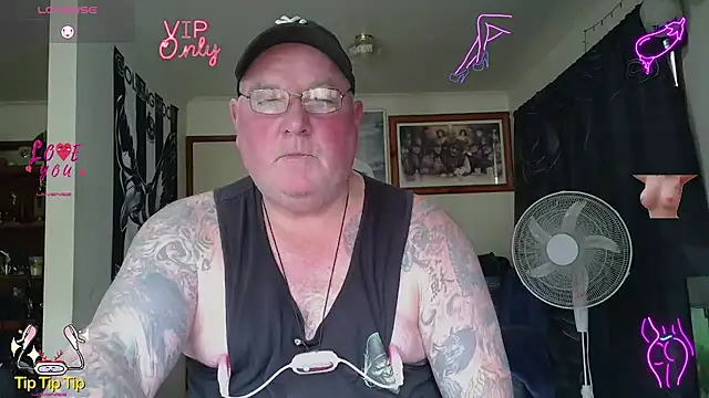 KINKYBLUEYES69 网络视讯表演