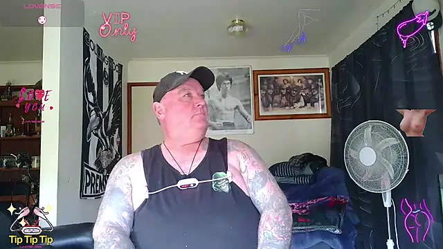 KINKYBLUEYES69 网络视讯表演