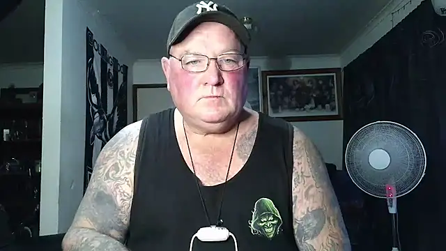 KINKYBLUEYES69 Webcam-Show