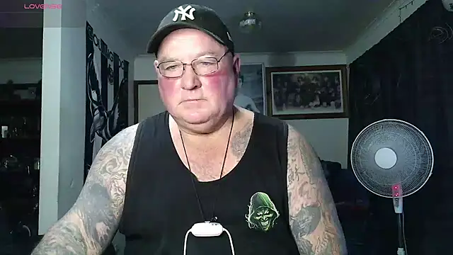 KINKYBLUEYES69 webkamerás műsora