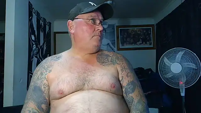 KINKYBLUEYES69 网络视讯表演