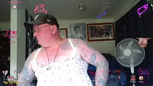 KINKYBLUEYES69のウェブカメラショー