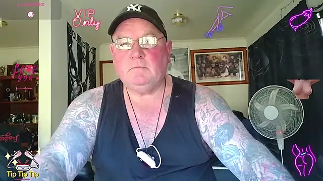 KINKYBLUEYES69 Show Webcam