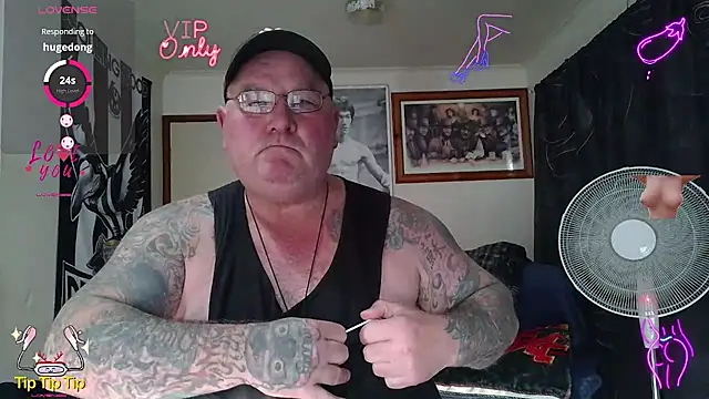KINKYBLUEYES69 Show Webcam
