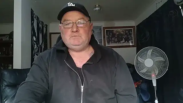KINKYBLUEYES69's Webcam Show