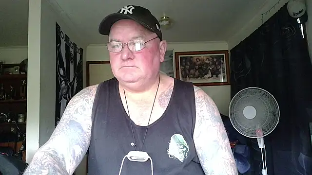 KINKYBLUEYES69 Webcam-Show