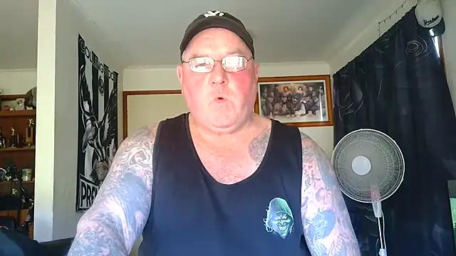 הופעת וובקאם של KINKYBLUEYES69