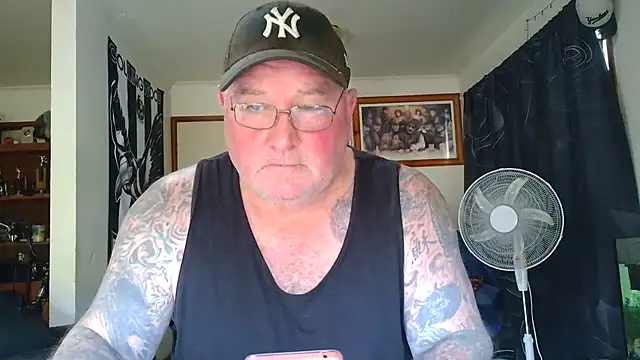 KINKYBLUEYES69 Show Webcam