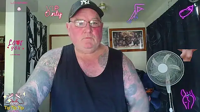 Show modela KINKYBLUEYES69 na web-kameri