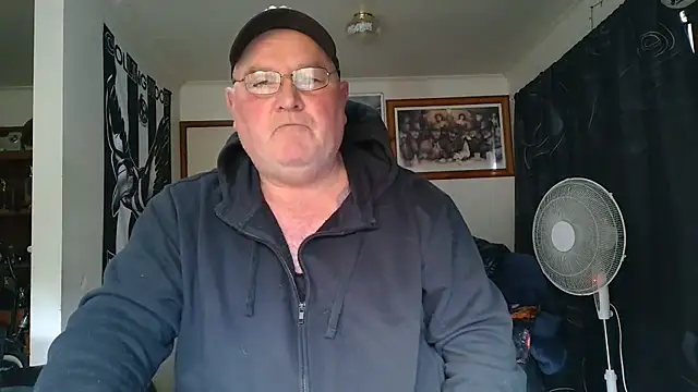KINKYBLUEYES69 网络视讯表演