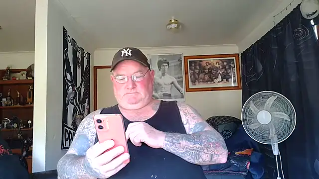 KINKYBLUEYES69 Webcam-Show
