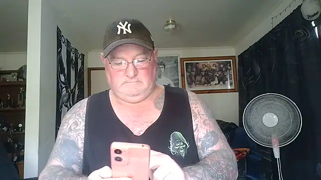 KINKYBLUEYES69 Show Webcam