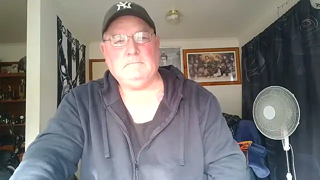 KINKYBLUEYES69's Webcam Show