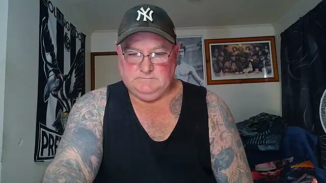 KINKYBLUEYES69 Show Webcam
