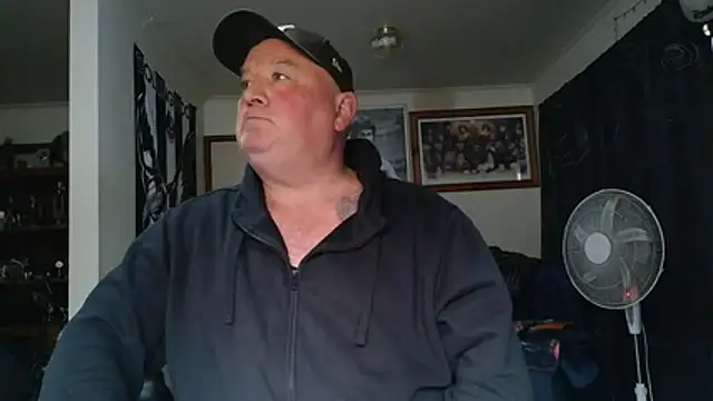 KINKYBLUEYES69's Webcam Show