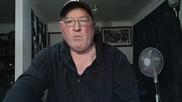 KINKYBLUEYES69's Webcam Show