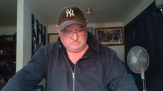 KINKYBLUEYES69 Show Webcam