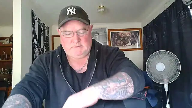 KINKYBLUEYES69 webkamerás műsora