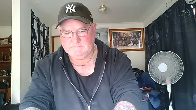 KINKYBLUEYES69 Webcam show