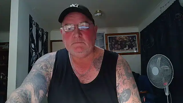 KINKYBLUEYES69 Show Webcam