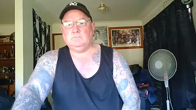 KINKYBLUEYES69 Show Webcam