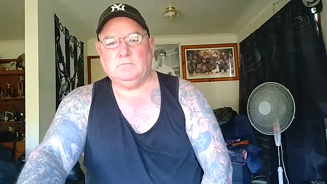 KINKYBLUEYES69 网络视讯表演