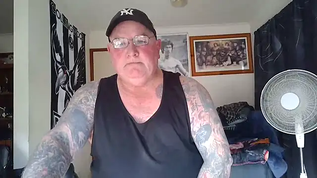 KINKYBLUEYES69 Show Webcam