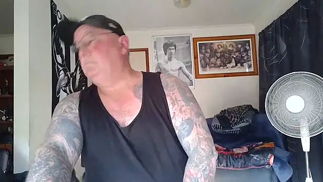 הופעת וובקאם של KINKYBLUEYES69