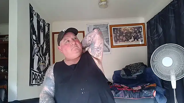 KINKYBLUEYES69 Show Webcam