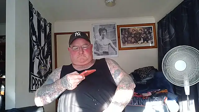 KINKYBLUEYES69 webkamerás műsora