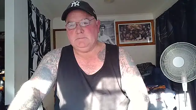 KINKYBLUEYES69 webkamerás műsora