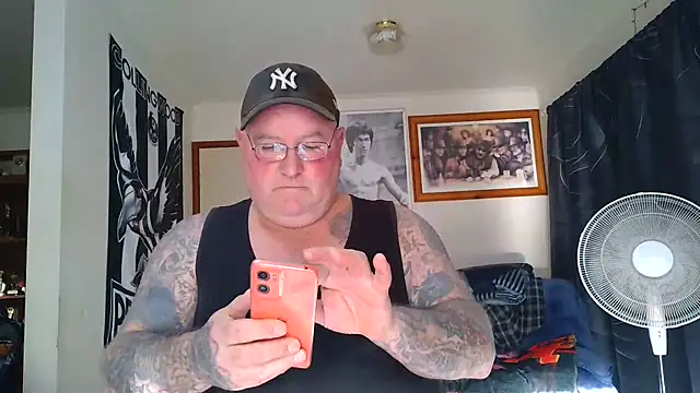 KINKYBLUEYES69 Show Webcam