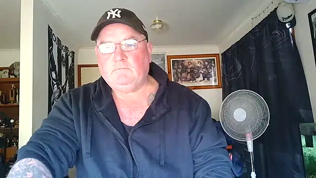 הופעת וובקאם של KINKYBLUEYES69