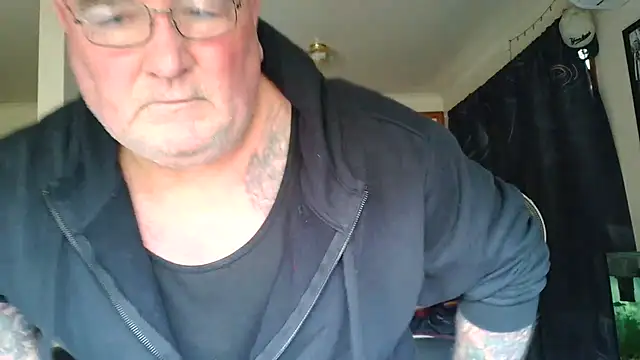 KINKYBLUEYES69's Webcam Show