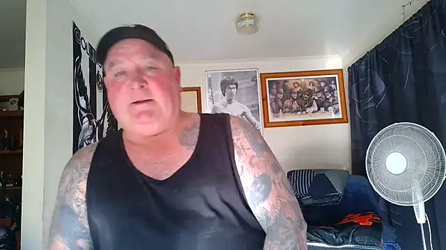 KINKYBLUEYES69's Webcam Show