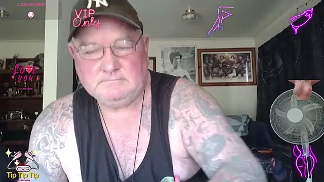 KINKYBLUEYES69のウェブカメラショー
