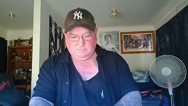 KINKYBLUEYES69's Live XXX Chat