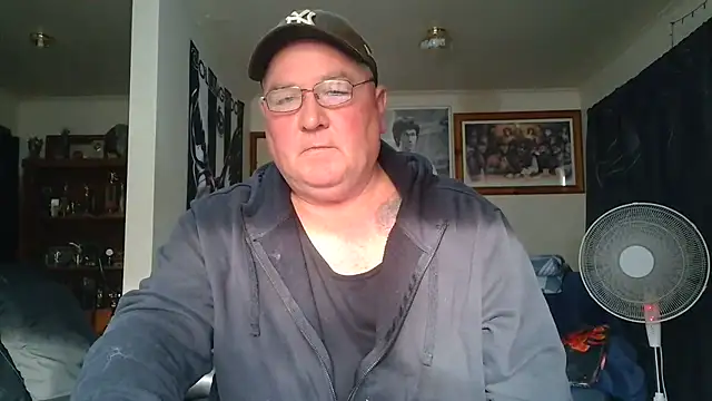 KINKYBLUEYES69 网络视讯表演