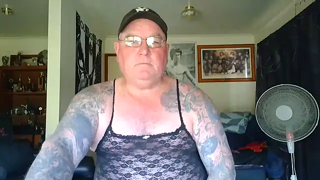 KINKYBLUEYES69 webcam show
