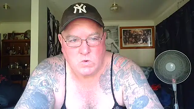 KINKYBLUEYES69 Webcam-Show