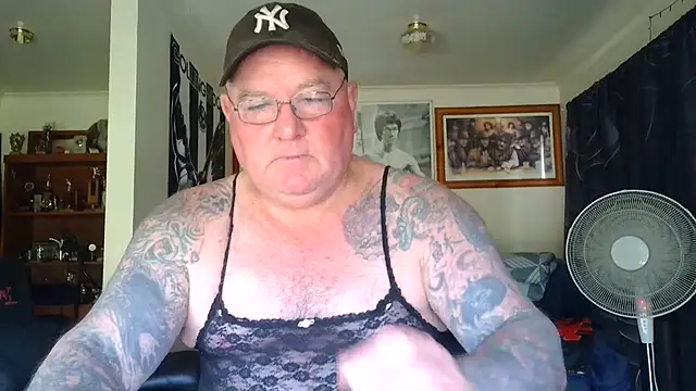 KINKYBLUEYES69 网络视讯表演