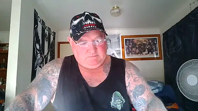 KINKYBLUEYES69 网络视讯表演