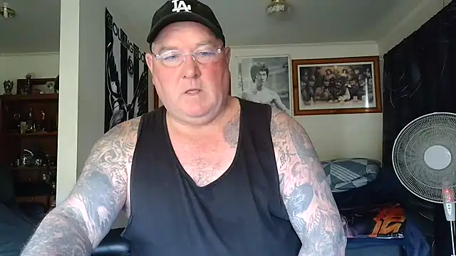 KINKYBLUEYES69's Webcam Show
