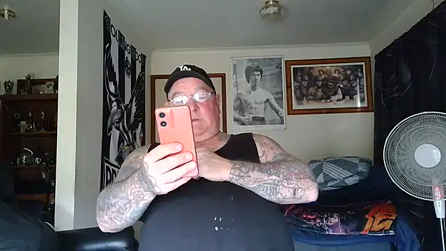 KINKYBLUEYES69 webkamerás műsora