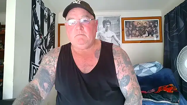 KINKYBLUEYES69 Webcam Show