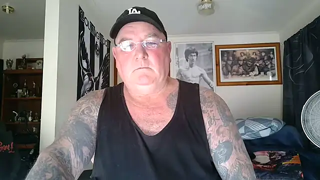 KINKYBLUEYES69 webcam show