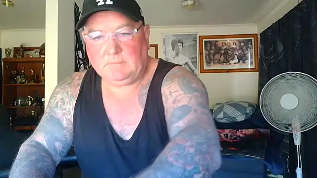 Webkamerová show KINKYBLUEYES69