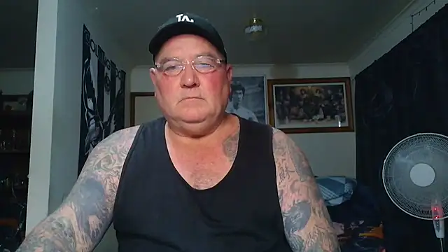 KINKYBLUEYES69 Webcam-Show