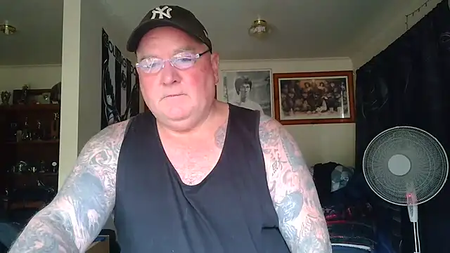 KINKYBLUEYES69 在線直播表演