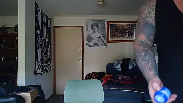 KINKYBLUEYES69's Webcam Show